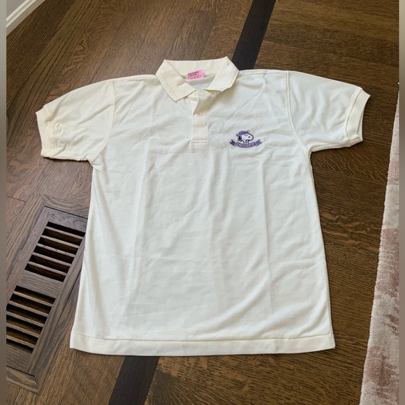 UNITED FEATURE SYNDICATE Snoopy Cream Polo Short Sleeve Men’s Size Medium NEW - Picture 2 of 12